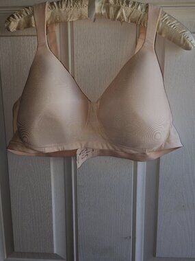 Vanity Fair NWOT Bra 42C